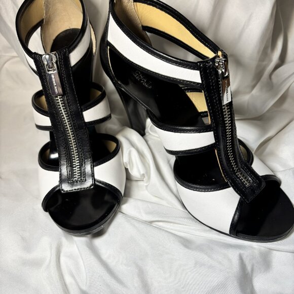 Women's Michael Kors Berkley T Strap Leather Shoe Size 9 Medium - Picture 6 of 6